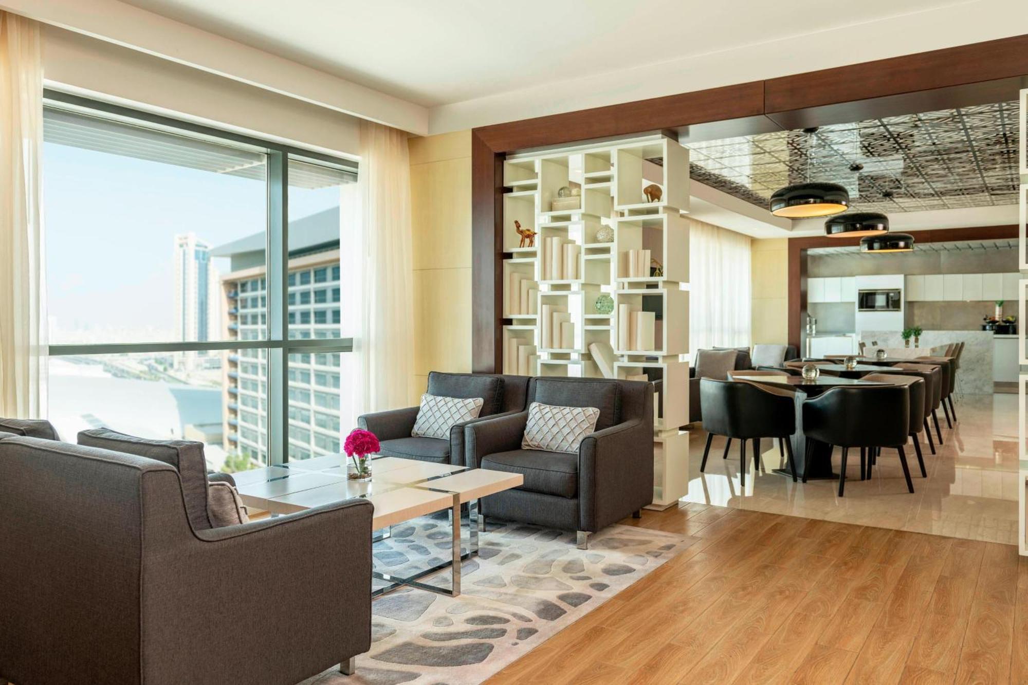Le Meridien City Centre Bahrain Манама Экстерьер фото Club Lounge at the hotel